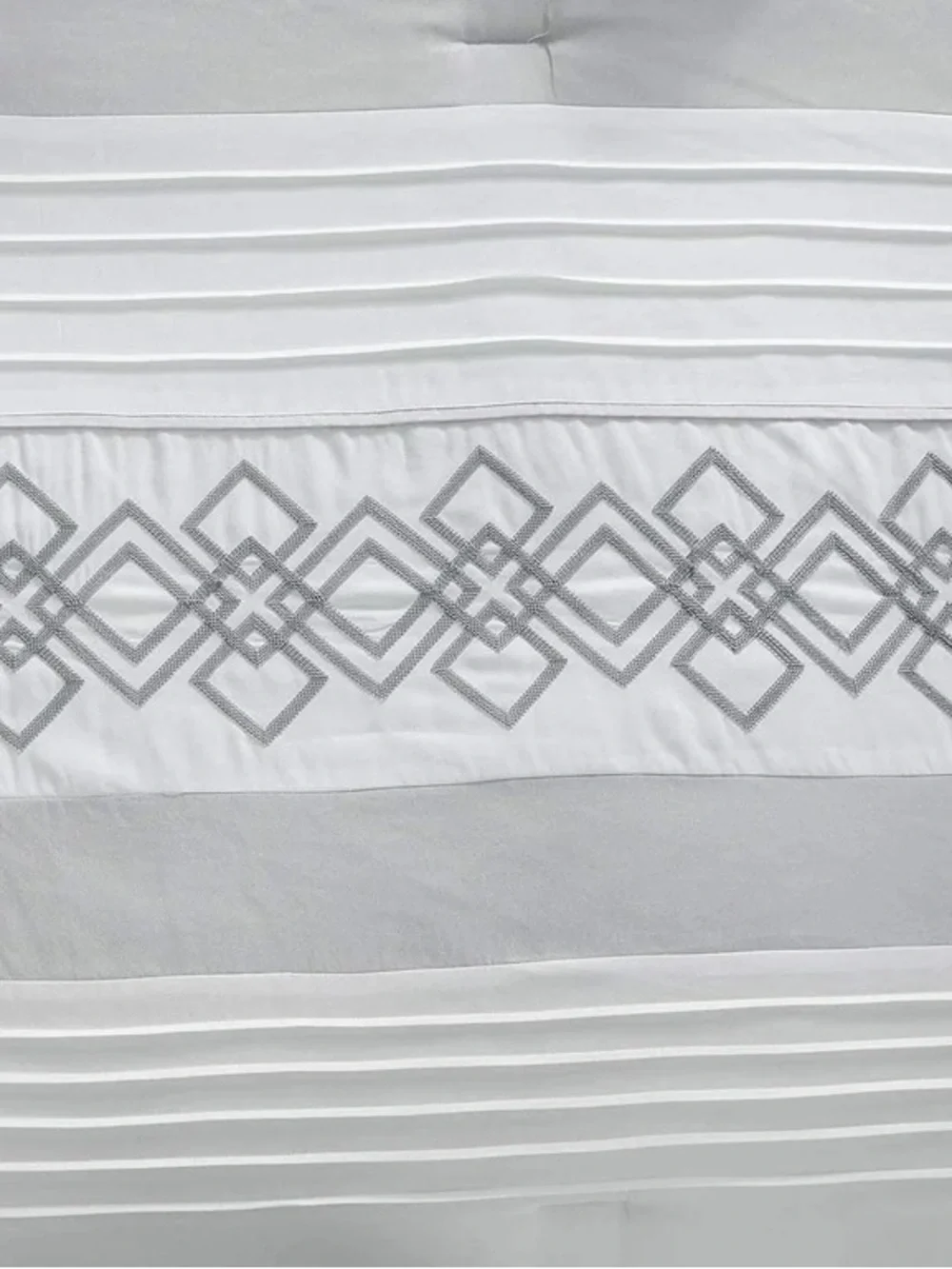 Elegant Gray & White Geometric Queen 3 piece Comforter Set
